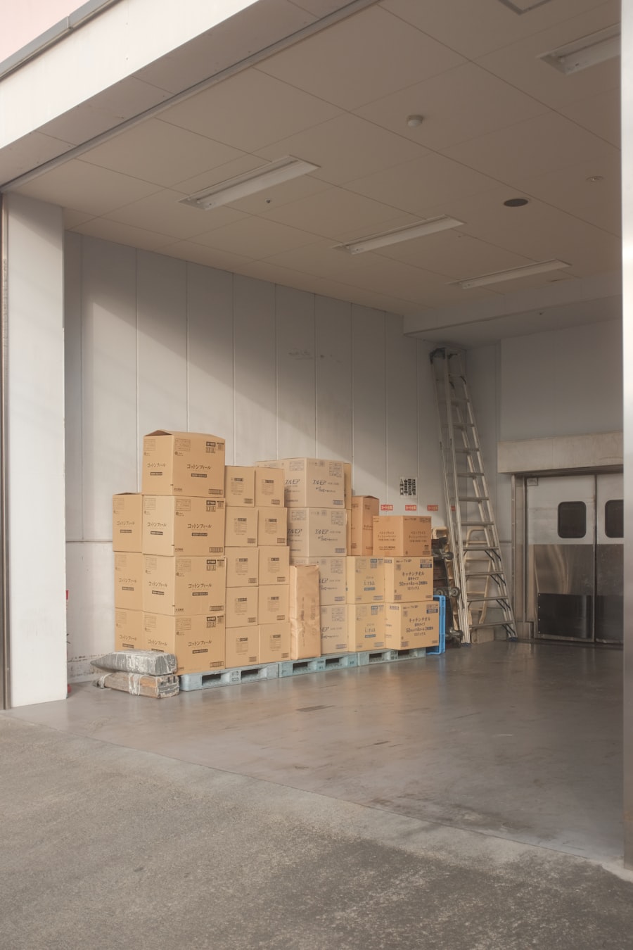 Packaging materials and cardboard boxes